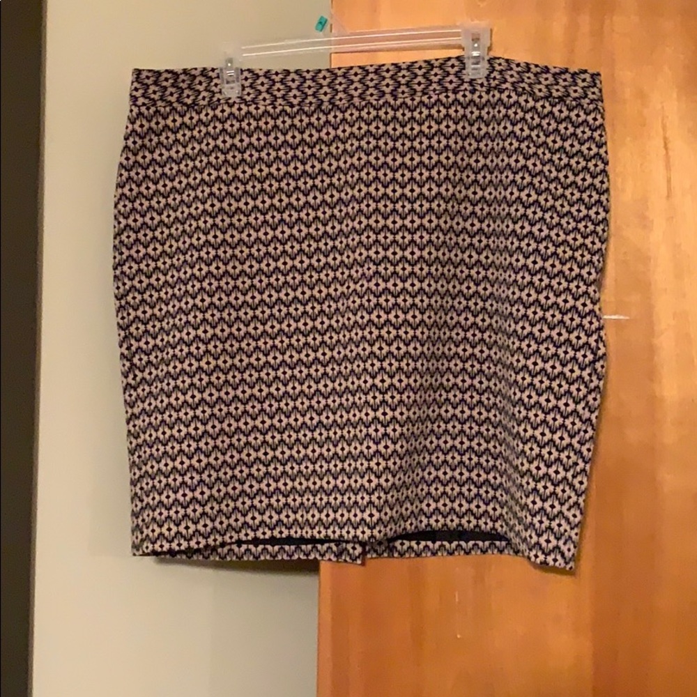 Black/tan skirt